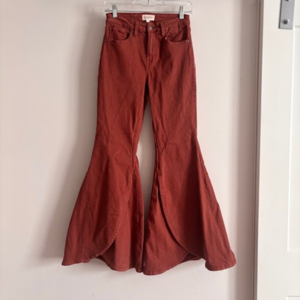 Shyanne High-rise Tulip hem super flare jeans - size 27